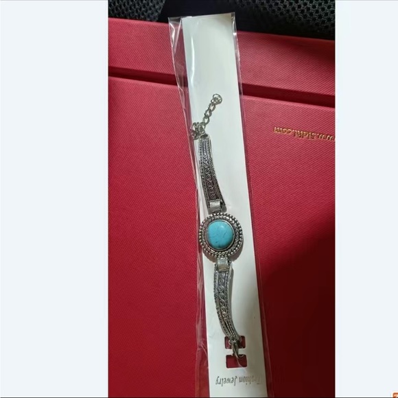 Vintage Silver and Turquoise Stone Bracelet - Picture 6 of 6